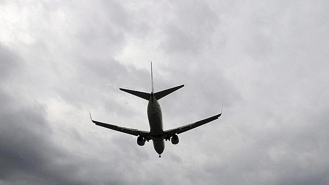 La nube volcánica no afectará al tráfico aéreo español, según Fomento