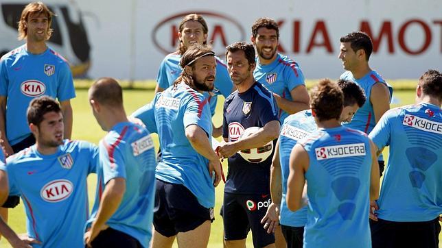 Ujfalusi: «Sabíamos hace meses que Agüero quería irse al Madrid»