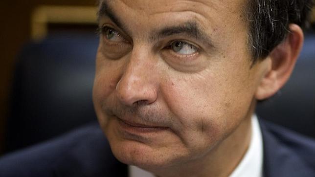 El descrédito de Zapatero lo aboca a un adelanto electoral en octubre