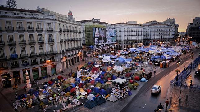 Los acampados abandonarán Sol este domingo pero amenazan con volver el 15 de octubre