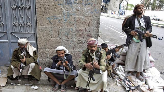 Al menos 40 muertos en los combates en Saná entre partidarios de Saleh y de un líder tribal