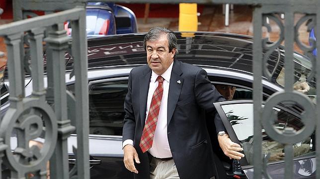 Cascos, tras reunirse con el PSOE: «En política no hay que dar nada por supuesto»