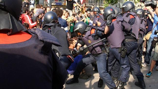 Mas avala a Puig y la intervención de los Mossos en Plaza Cataluña