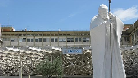 «Hay que poner límites a los adolescentes para que no se conviertan en adictos a internet»