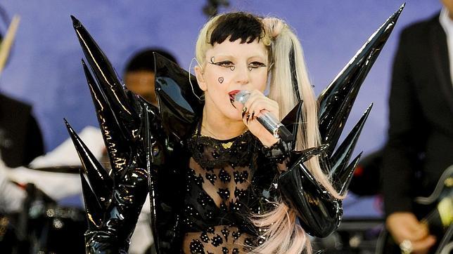 Lady Gaga vende más de un millón de copias de «Born this way» en una semana