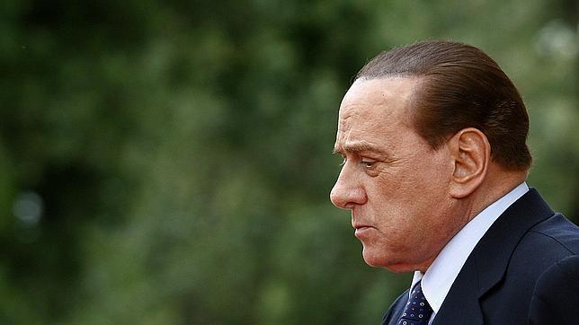 La defensa de Berlusconi dice que la Fiscalía adquirió documentos de forma ilícita