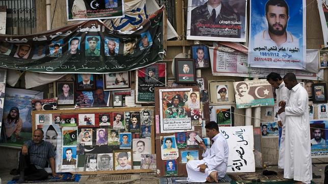 Jiménez escenifica en Bengasi la proximidad española a los rebeldes libios