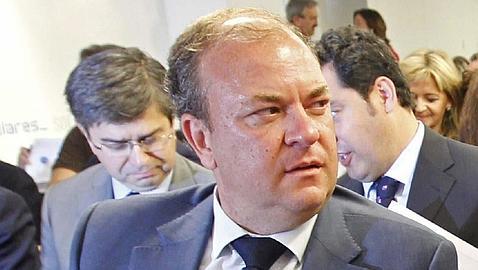 Monago confía en un cisma en IU para gobernar en Extremadura