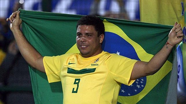 Ronaldo, máximo goleador de los Mundiales, es aclamado en su despedida