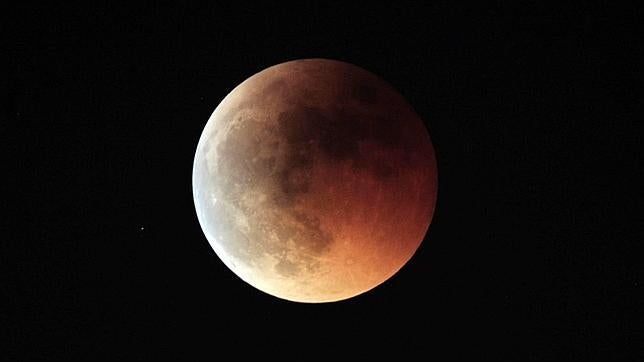 Dos horas de luna roja