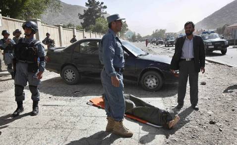 El presidente afgano Karzai anuncia que EE.UU. está negociando con los talibanes