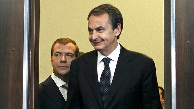 Zapatero advierte a los «indignados» que «la democracia es libertad con reglas»