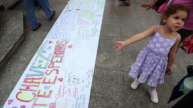 Chávez agradece por Twitter el «huracán de amor» del pueblo venezolano