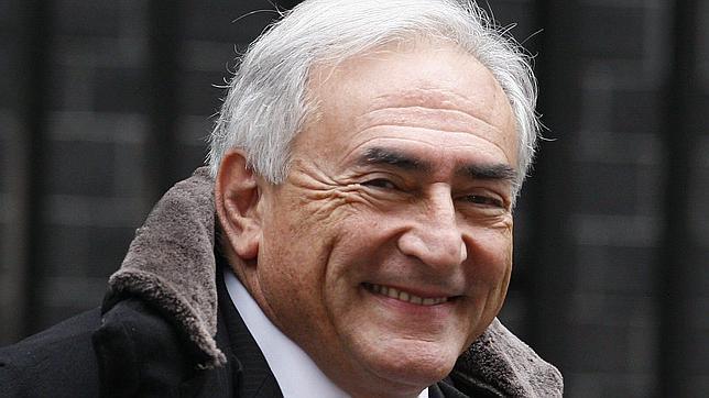 Los investigadores dudan del testimonio de la camarera que acusó a Strauss-Kahn