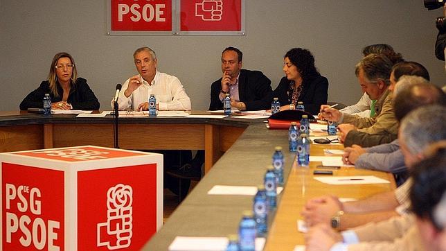 El PSOE convierte los incendios en arma política contra la Xunta