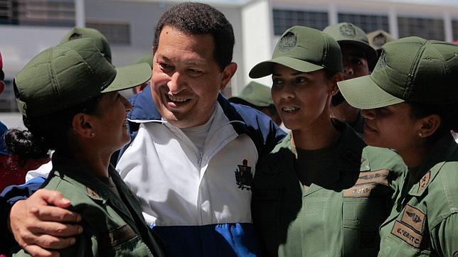Chávez visita por sorpresa la Academia Militar venezolana