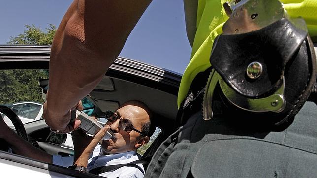 La DGT realizará 20.000 controles diarios de alcoholemia esta semana