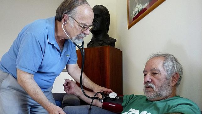 Seis españoles inician una huelga de hambre indefinida por la liberación del «Gernika»