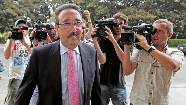 José Tomás: «Camps no ha pagado ni una peseta de los trajes»