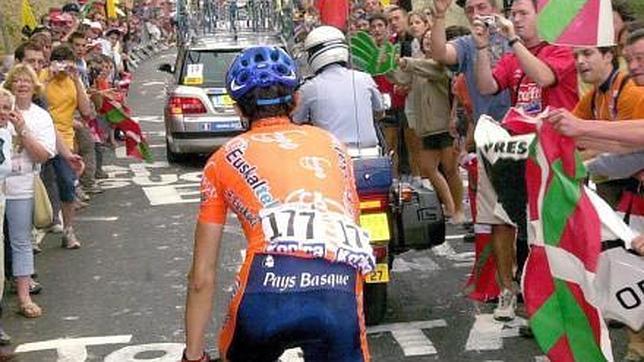 Bildu desafía el paso de la Vuelta ciclista y anuncia movilizaciones