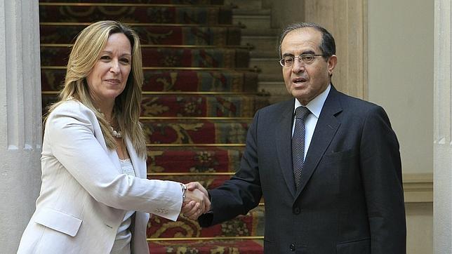 España quiere usar fondos bloqueados de Gadafi como aval para financiar a los rebeldes