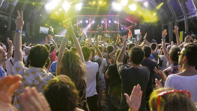 Festivales de música: turismo cultural de cientos de miles de visitantes