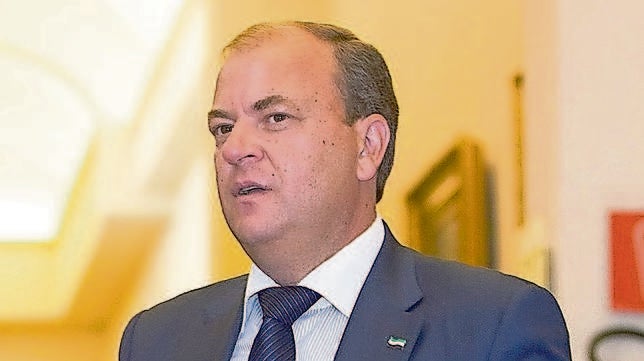 Monago apunta a «causas económicas» en la salida de Portillo del Festival de Mérida