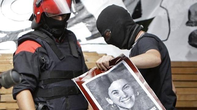 ETA prohíbe a Bildu que apoye las mociones del PP contra sus crímenes