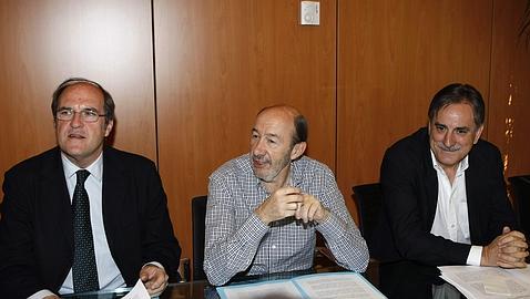 Rubalcaba: «Doscientas personas no pueden poner patas arriba una ciudad»