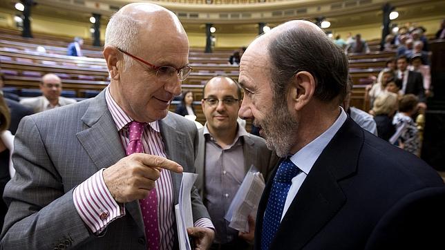 Duran pide al Gobierno que no se quede «de brazos cruzados» esperando al 20-N