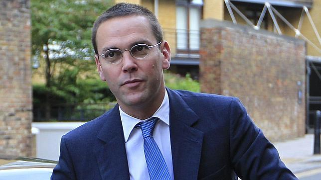 James Murdoch admite que «News of the World» pagó por el silencio de las víctimas de las escuchas