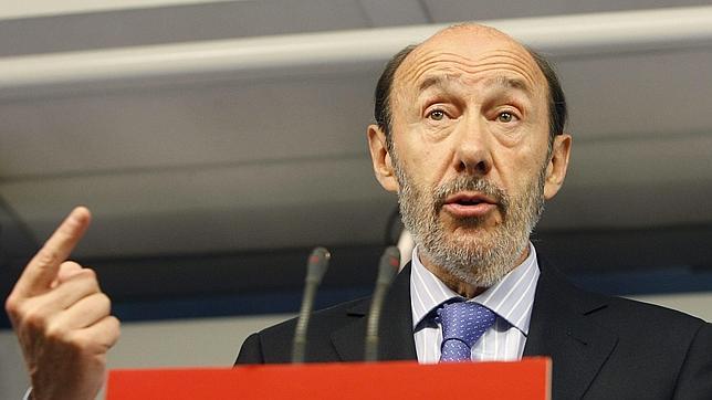 La cúpula del PSOE se reúne el lunes para zanjar la división en torno a la reforma