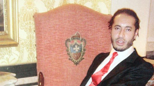 Un hijo de Gadafi pide unirse a la revolución, según la oposición libia