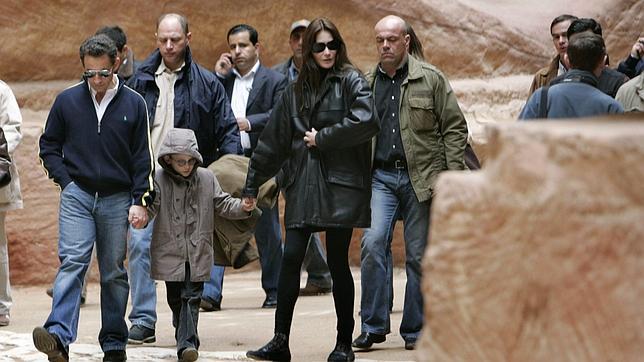 La imagen del hijo de Bruni y Sarkozy será un secreto