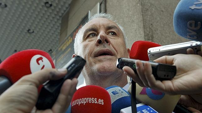 Cayo Lara contra Llamazares: «Las listas no se cierran hasta octubre»