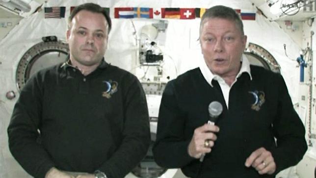 Los astronautas preparan el posible desalojo de la estación espacial