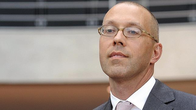 Merkel propone a un tecnócrata experto en crisis para el BCE