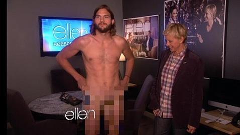 Ashton Kutcher se desnuda en televisión