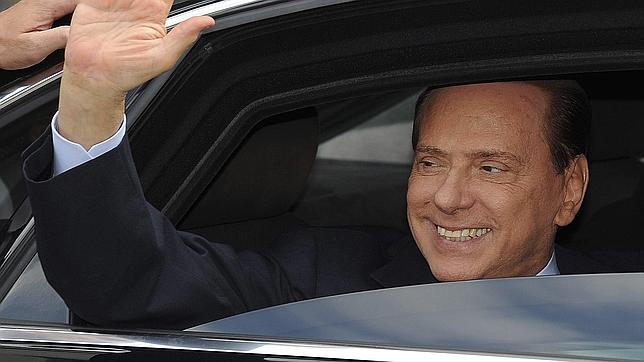 Berlusconi pide a su partido que convoque una manifestación nacional contra los jueces