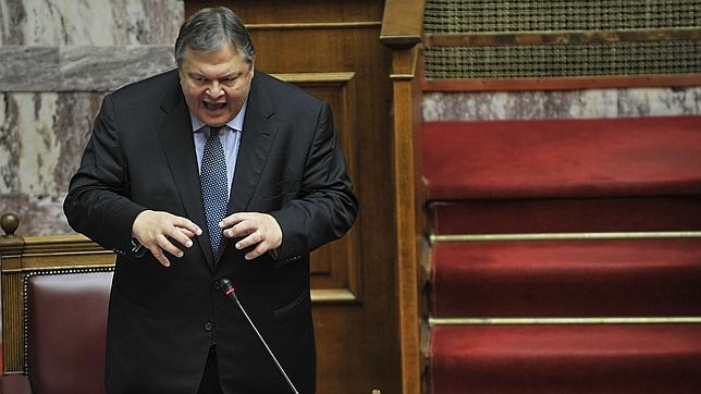 «Seguimos obligados a sacrificarnos, sobre todo los jóvenes. Éste es el drama del país»