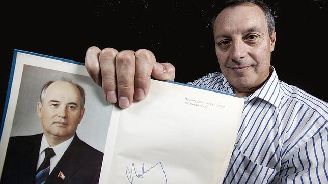 «Cuatro mangantes ricos y una dictadura de Putin: he ahí Rusia»