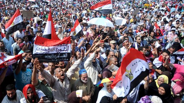 Los egipcios a llenan la plaza Tahrir para rechazar los cambios en la ley electoral