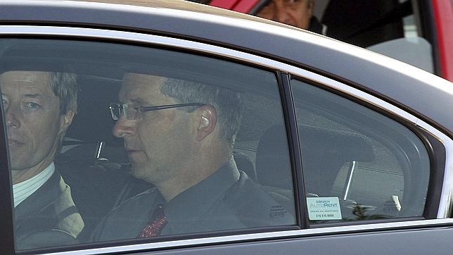 El Gobierno griego se reúne con el FMI para discutir el recorte de funcionarios