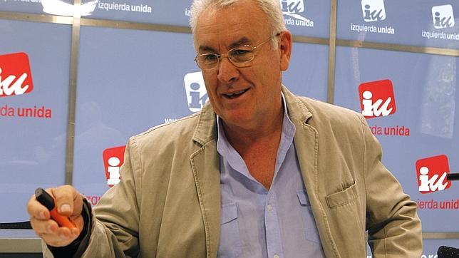 Cayo Lara remite una carta a los votantes del PSOE y les llama a la «rebelión cívica»