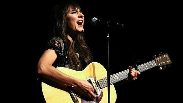 Amaral arranca su gira jugando en casa