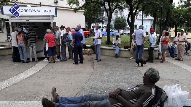 Cuba estudia limitar los mandatos