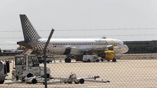 Las «low cost» transportan casi el 60% de los pasajeros de avión en España