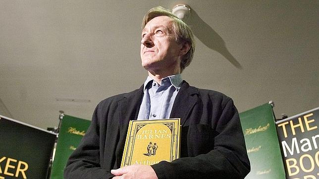 Julian Barnes, a la cuarta, gana el Premio Booker