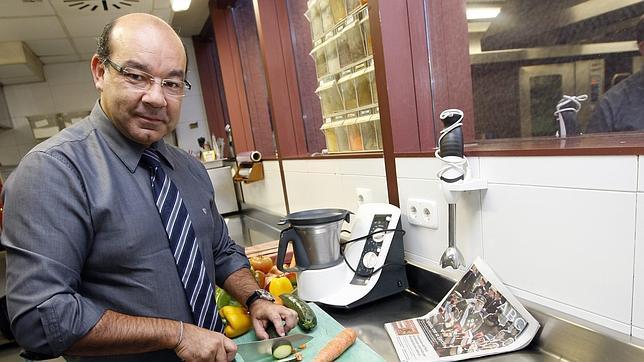 Ángel Expósito: «Los españoles estamos hartos de politiqueo»