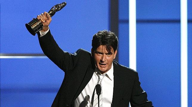 Charlie Sheen: «Asthon Kutcher lo está haciendo lo mejor que puede»